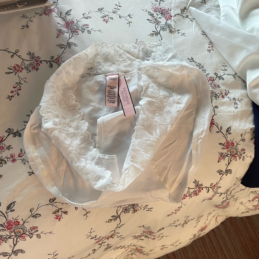 New with tags Victoria Secret panties!!! Size XL!